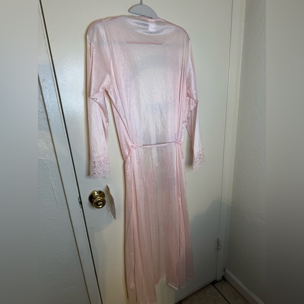 Delicate Light Pink Lace Robe - Picture 9 of 13